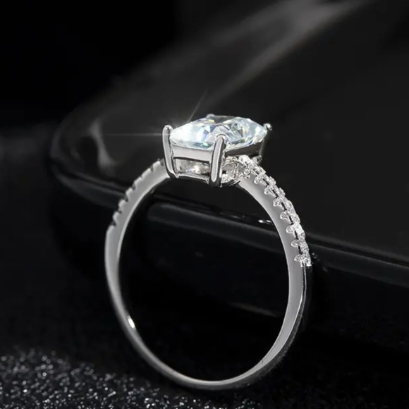 GRA Certified 1 Carat Radiant Cut Moissanite Diamond Ring size 7 - Picture 3 of 16